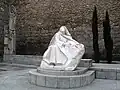 Statue der hl. Teresa am Eingangstor Puerta del Alcázar der Stadtmauer von Ávila