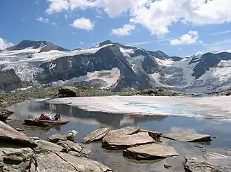 Großer Bärenkopf (links), Mittlerer and Vorderer Bärenkopf (mittig) and Schattseitköpfl (rechts)