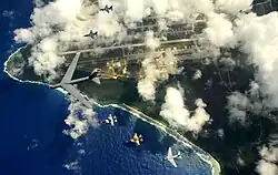 Eine Formation aus japanischen und US-amerikanischen Maschinen während des Manövers Cope North 09