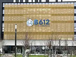 B612 Gebäude im Detail.