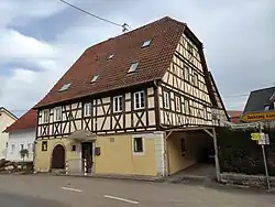 Historisches Fachwerkhaus aus dem 18. Jahrhundert (Freudenstadter Straße 25)