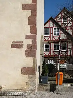 Hochwassermarke an der St.&nbsp;Georgskirche in Bad Salzdetfurth