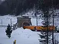 Das seit 2004 freistehende ehemalige Nordportal mit Tunnelrettungszug