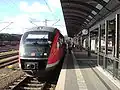 Dieseltriebwagen der Baureihe&nbsp;642 im Bahnhof