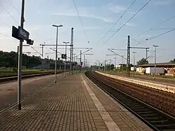Bahn­stei­ge (2016)