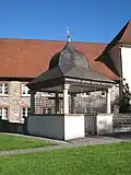 Mausoleum der Henneke-Schüngel (1704). Denkmal seit 1.&nbsp;März 1984.