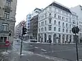 Das Bankhaus Merck Finck & Co an der Ecke Alstertor / Hermannstraße
