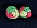 Rosenknoten (links) und Fallreepsknoten (rechts).