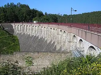 Die Staumauer