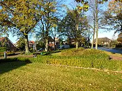 Dorfplatz von Stellau; der Ort hat sich seinen dörflichen Charakter erhalten.