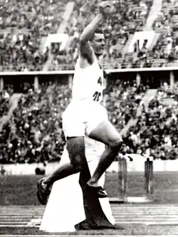 Basil Dickinson – 14,48&nbsp;m / Rang&nbsp;sechzehn