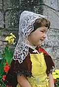 Junges Mädchen mit Schleierhaube, 1988