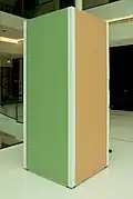 Zwei Bauhaus-Tapeten in der Ausstellung