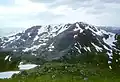 Blick vom östlich benachbarten An Riabhachan über den Bealach a’ Bholla zum Massiv des An Socach