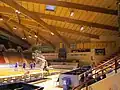 Die Banner für die Erfolge des Limoges CSP unter dem Hallendach. Das Trikot mit der Nummer 7 wird zu Ehren von Richard Dacoury nicht mehr vergeben (Dezember 2010).