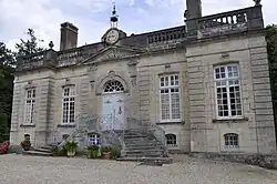 Front des Schlosses