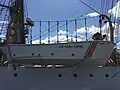 Rettungsboot der Eagle mit dem typischen roten Streifen