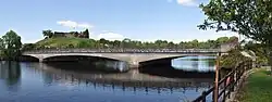 Brücke in Belleek über die Erne zwischen Nordirland und der Republik Irland