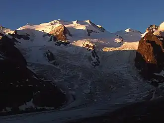 Die Bellavista mit dem Morteratschgletscher, gesehen von Boval