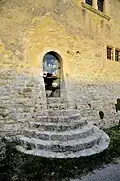 Alter Eingang mit Treppe