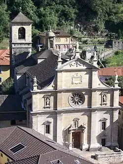 Blick auf die Kirche Collegiata SS.&nbsp;Pietro und Stefano vom Castelgrande