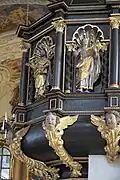 Kanzelkorb mit den Evangelisten Lukas und Johannes