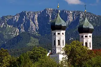 Blick von Benediktbeuern zur Benediktenwand