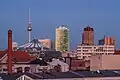Fernwirkung mit dem Fernsehturm im Hintergrund