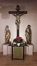 Kreuzigungsgruppe in der Seitenkapelle