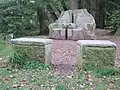 Bersenbrück: Sandsteinskulptur „Thron des Königs und der Königin der Karpfen“