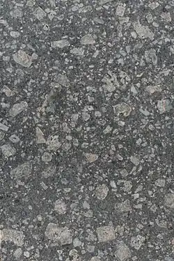 Probe von Mikrosyenogranit aus dem Raum Leipzig („Beuchaer Granitporphyr“)