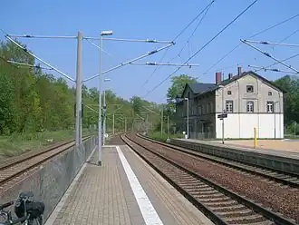 Empfangsgebäude auf der Normalspurseite, Blick in Richtung Dresden