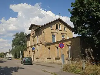 Empfangsgebäude, Straßenseite