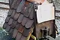 Historischer Ziegelwagen der TIW mit handgestrichenen Dachziegeln (Modell: Biberschwanz)