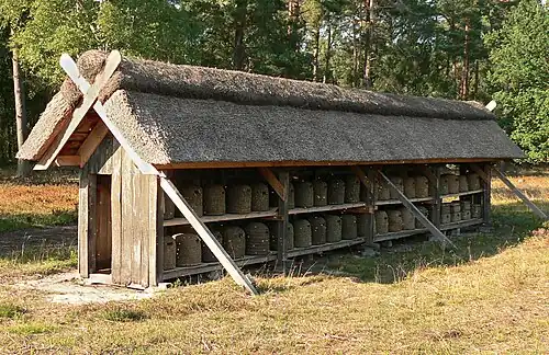 Traditionelle Bienenkörbe der Heideimkerei