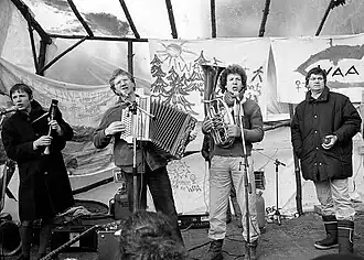 Gerhard Polt (rechts)