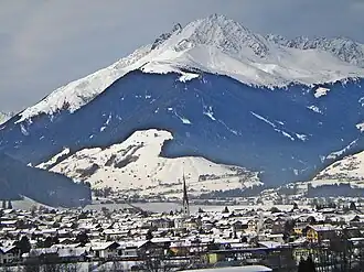Der Roßkogel von Osten (im Vordergrund Axams)