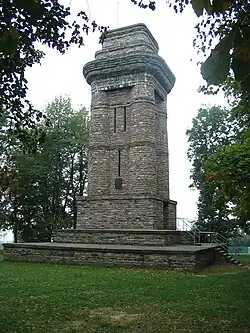 Bismarckturm östlich von Rochusfeld und Nunkirche