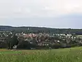 Der Bissen­dorfer Ortskern von der Rudolfs­höhe von Süden aus gesehen