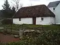 Reetgedecktes altes „Black House“ (Crofter-Wohnhaus)