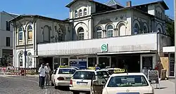 Das Hauptgebäude vor den letzten Sanierungsmaßnahmen