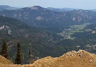 Blick zur Jochart (links oben im Bild) von Südsüdwesten (Obersberg)