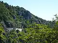 Östliche Zufahrtsstraße auf den Col de la Schlucht (zeitgleich ehemalige Bahntrasse Tramway de Munster à la Schlucht)