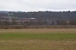 Blick von Norden auf das SAS mit Turm und Bunker im Februar 2013