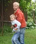 Zwei Jungen aus Litauen und Deutschland