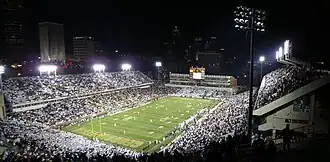 Das Bobby Dodd Stadium beim Spiel der Georgia Tech Yellow Jackets gegen die Miami Hurricanes am 20. November 2008.