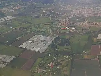 Cota und der Río Bogotá von oben