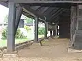 Bogengang mit Steinsockel