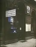 Zweisprachige Schilder in Bahnhöfen wie Bonn 1924.