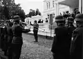 Musikzug vom Kommando Mitte, BGS-Wachhundertschaft, vor der Villa Hammerschmidt in Bonn
